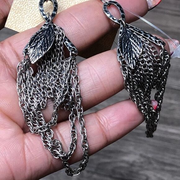 2/$20 Silver leaf and chain metal drop dangle earrings - Picture 5 of 5